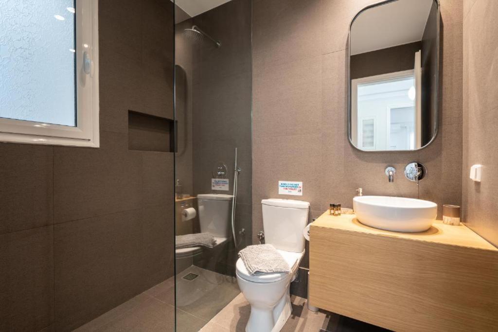 Vibrant Urban Getaway: Modern 1-Bedroom Near Bars, Parks, And Metro Aten Exteriör bild